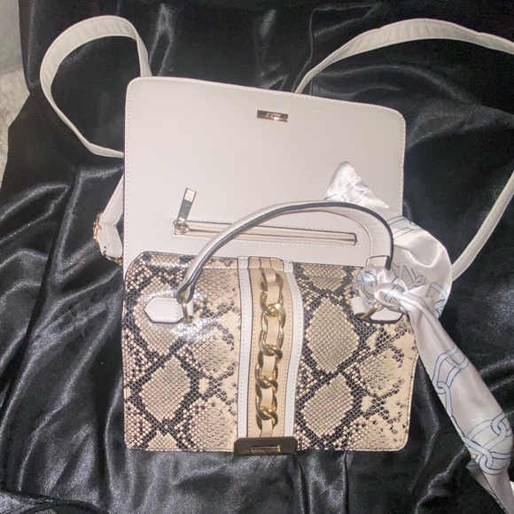 Aldo ANNIEBROOK Cream, tan and Snake Print Shoulder Bag. Elegant accent bow. - Picture 6 of 15